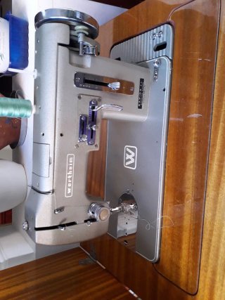 Máquina de coser Wertheim automatica
