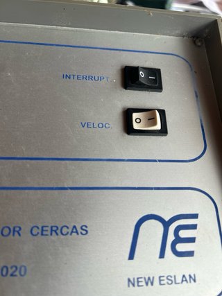 Pastor Eléctrico Electrificador Cercas NEW ESLAN
