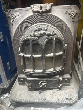 Chimenea de leña de hierro fundido