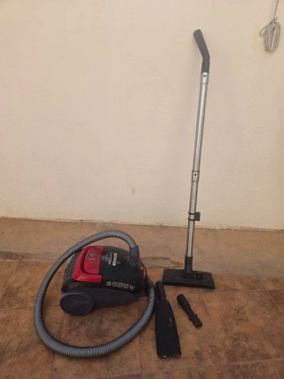 Aspirador sin bolsa Hoover 2000W