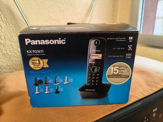 Teléfono Inalámbrico Digital "Panasonic KX-TG1611"
