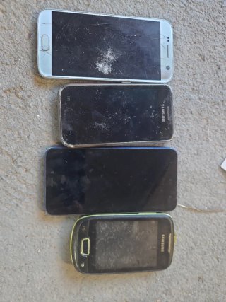 Lote de 4 Teléfonos Samsung