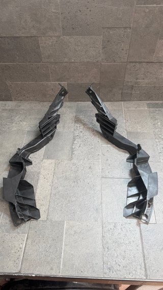 Guias Parachoques Trasero VW Golf IV