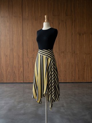 Falda midi Stradivarius