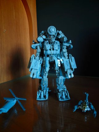 Transformers Studio Series 08 Blackout