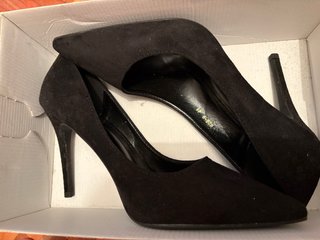Zapatos de tacón negros talla 41