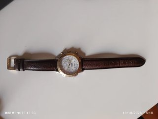 Reloj Challenger con correa de piel