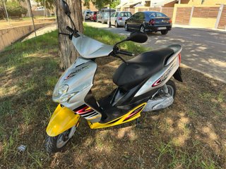 Yamaha Jog RR Plata/Amarillo