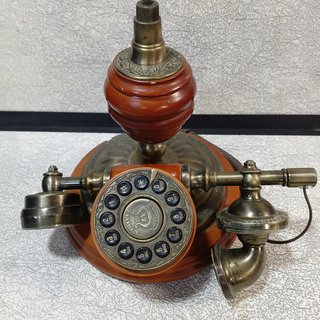 Teléfono antiguo siglo XX para reparar