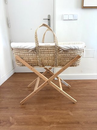 Moisés de Palma (mimbre)+ patas + vestiduras