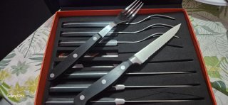 Juego de cubiertos de madera y acero inoxidable