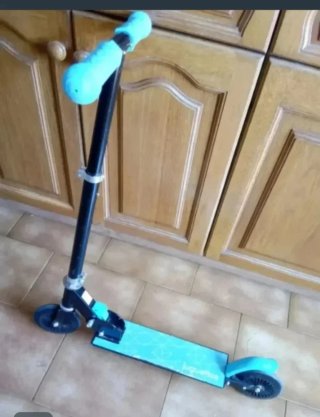 Patinete Infantil Azul y Negro