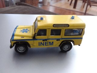Miniatura Land Rover Defender 110 INEM