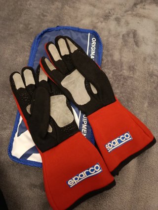 Guantes de piloto sparco