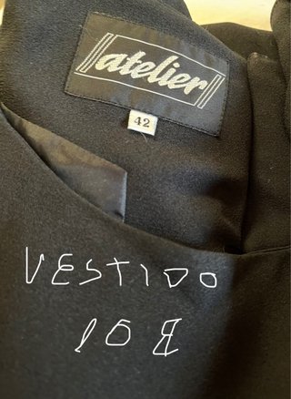 Vestido de fiesta negro con puntilla