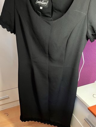 Vestido de fiesta negro con puntilla