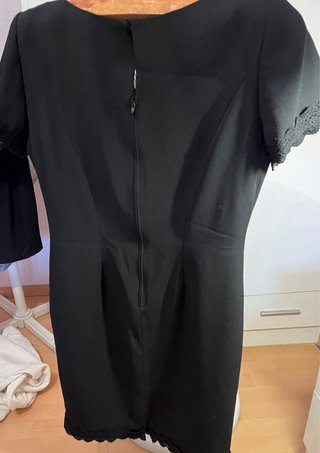 Vestido de fiesta negro con puntilla