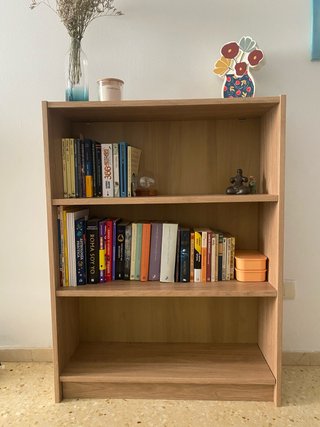 Estantería de madera