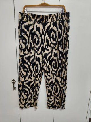Pantalón Estampado Negro y Beige