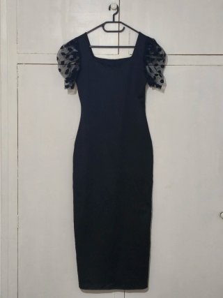 Vestido negro fiesta mangas abullonadas