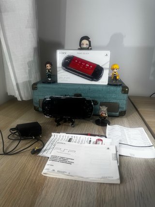 PSP-3004 Piano Black con scatola e caricabatterie originali