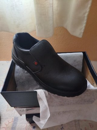 Zapatos de trabajo Roger negros