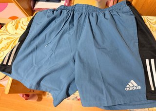 Pantalón corto Adidas azul