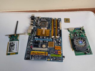 Kit PC Gigabyte P35-DS3R, E4500, 2GB, 8600GT