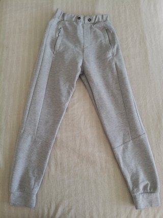 Pantalón chándal Bershka gris