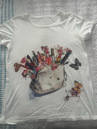 Camiseta blanca con estampado