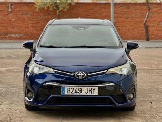 Toyota Avensis 2015
