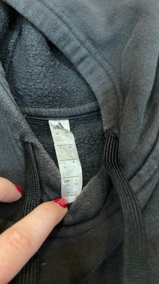 Sudadera adidas negra con capucha