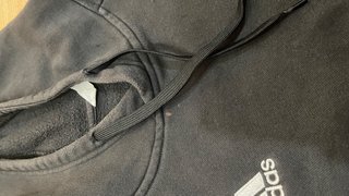 Sudadera adidas negra con capucha