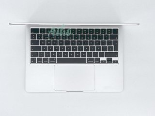 MacBook Air 13" M2 (2022) 8 CPU/8 GPU núcleos - SSD 256Gb - RAM 8Gb - Plata