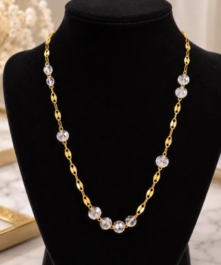 Collar con eslabones dorados y cuentas