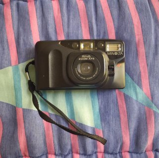 Cámara Vintage analógica Minolta Riva AF5 Zoom