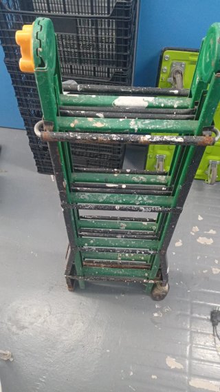 Escalera multiusos plegable ajustable