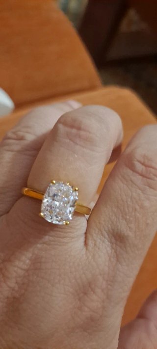 Anillo con Piedra Brillante