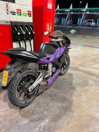Aprilia RS 50 Negra y Morada
