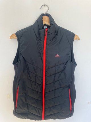 Chaleco Quechua Negro y Rojo
