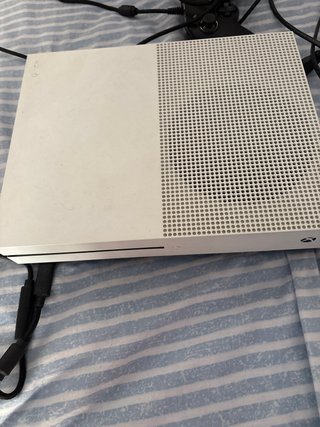 Xbox One S + Mando