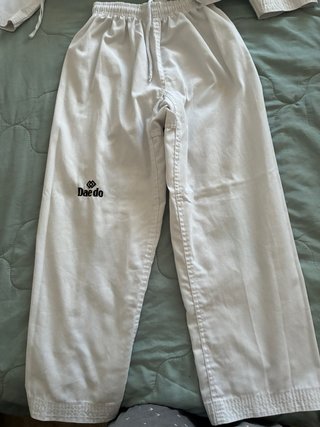Traje de Taekwondo Daedo 150 cm