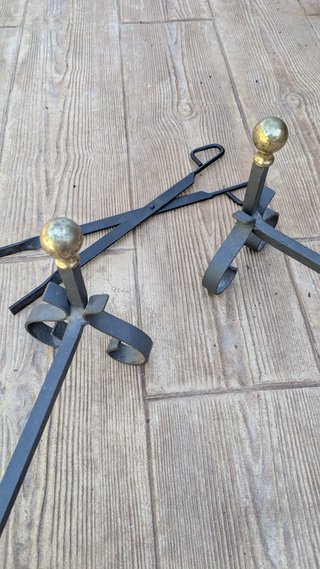 Morillos y tenaza para chimenea