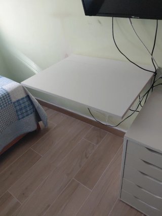 Mesa plegable de madera blanca. Ideal Escritorio