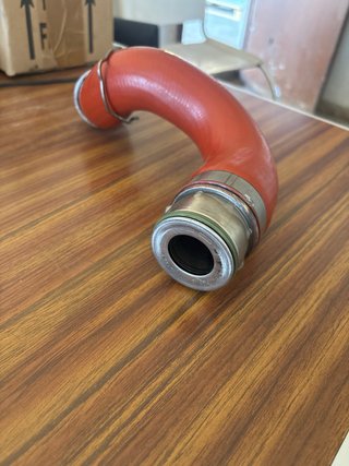 Tubo de Admisión Rojo para Motor ARL 150cv