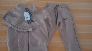Chándal Nike niño beige