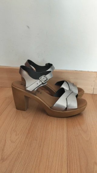 Sandalias de Piel Bashi Plateadas