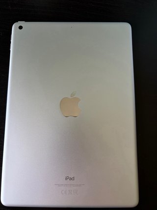 Apple iPad 9 64GB + Tastiera con Luci + Metapen A8