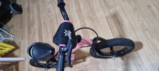 Bicicleta de equilibrio infantil rosa