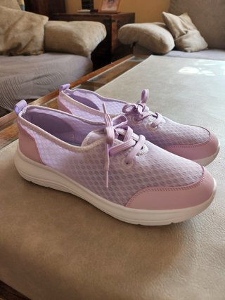 Deportivas de mujer color lila